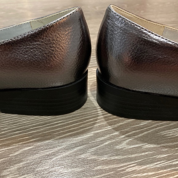 Kenneth Cole Silver Metallic Tassel Almond Toe Heeled Loafers - Picture 7 of 11